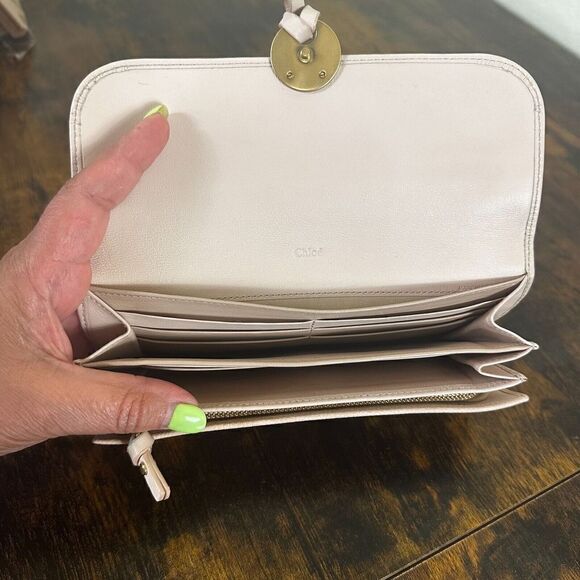 Chloe Indy Long Wallet With‎ Flap - Picture 12 of 16